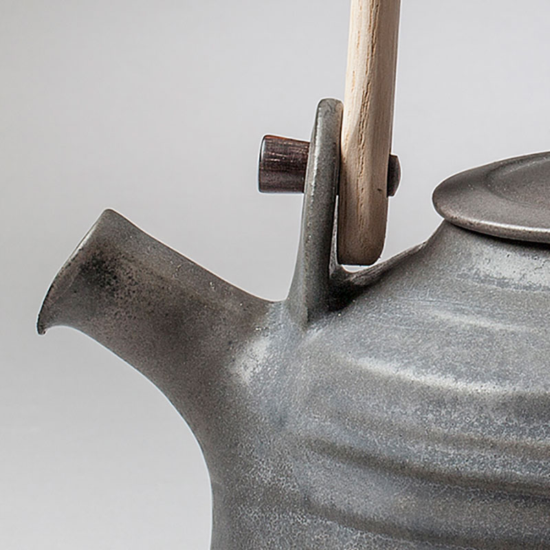 Tepotte_graabrun_detalje_sauer Tepotte_graabrun_detalje_sauer