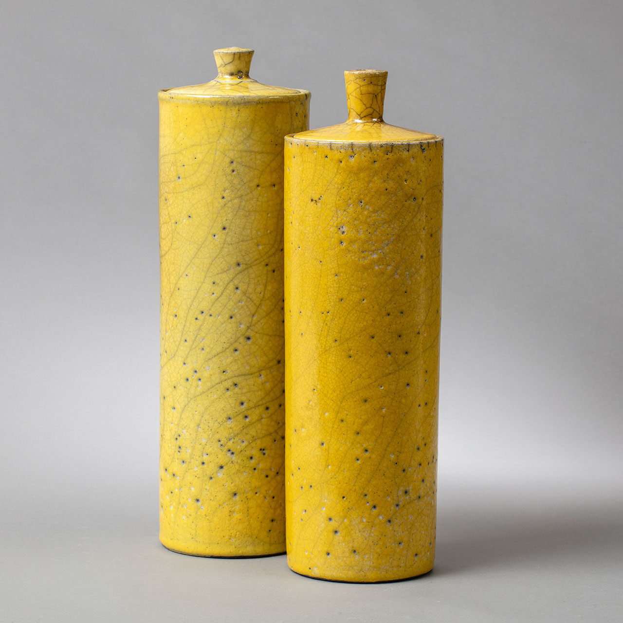 Laagkrukker_raku_sauer_gul-taarne Tårne | lågkrukker | h. 36 cm