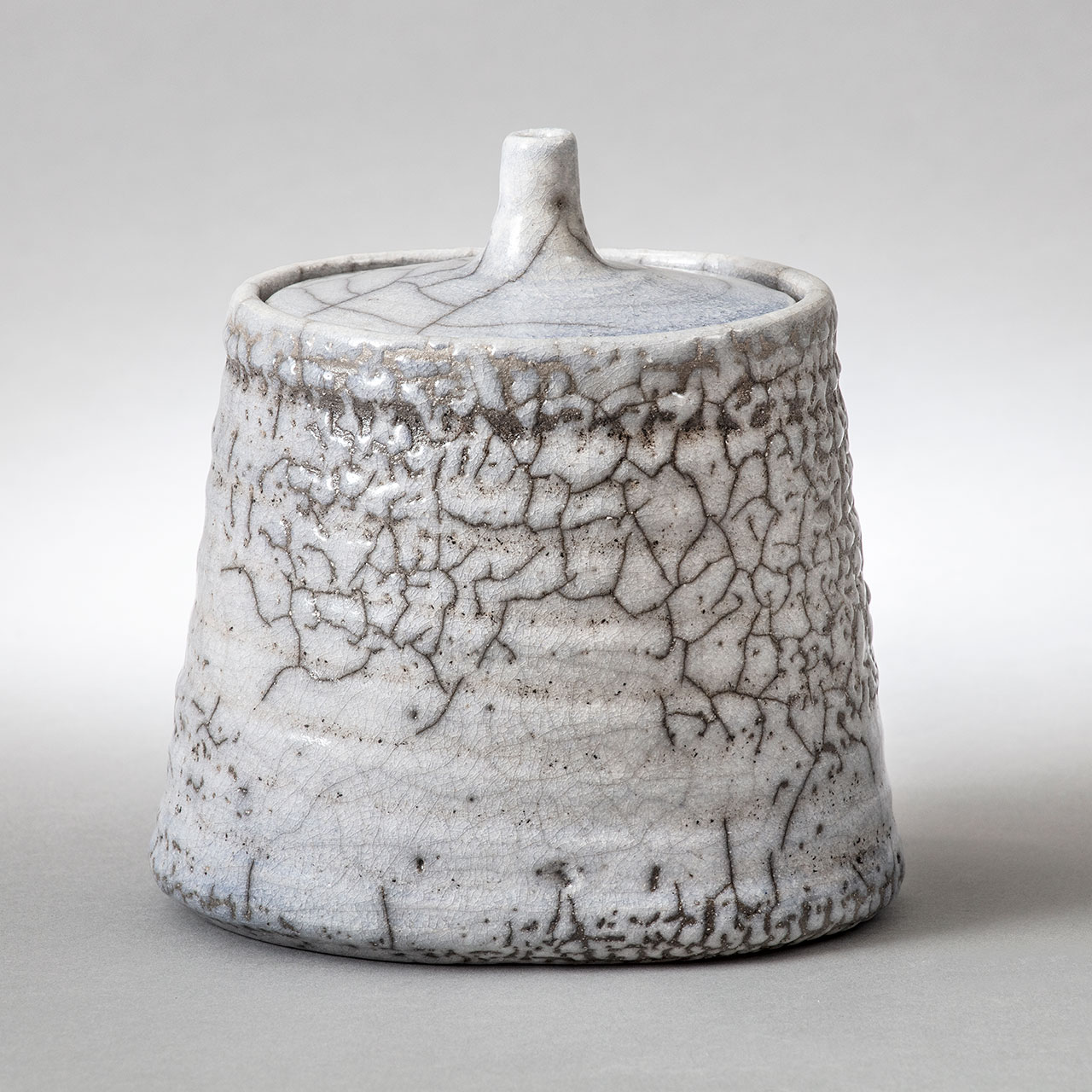 laagkrukke_raku_sauer_oval Oval lågkrukke | h. 14 cm